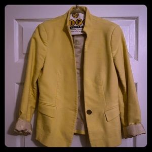 Yellow blazer